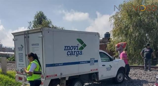 Tránsitos estatales recuperan camioneta de paquetería robada en la colonia Obrera
