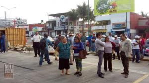 CNTE bloquea sucursales bancarias