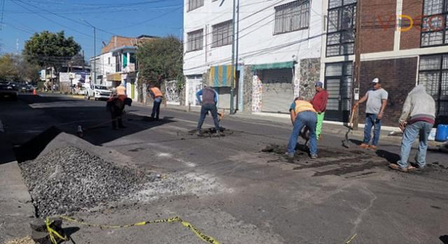 Avanzan trabajos de mejoramiento de calle Francisco J. Mújica