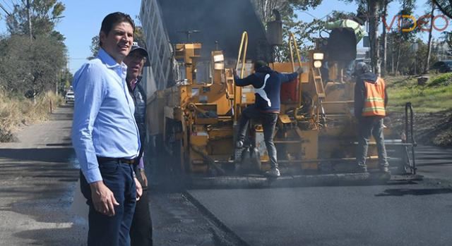 Supervisa Alfonso Martínez pavimentación de importante avenida en Ciudad Industrial