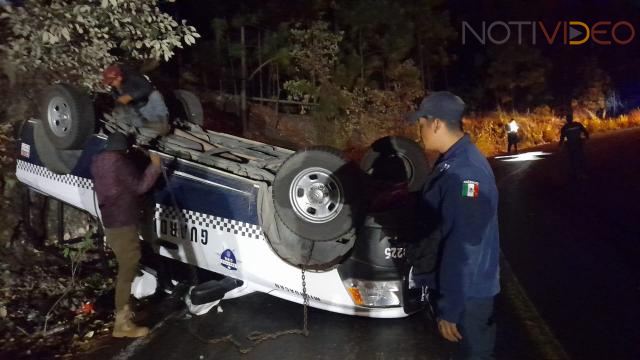 Director de Seguridad Publica de Carácuaro se accidenta en su patrulla 