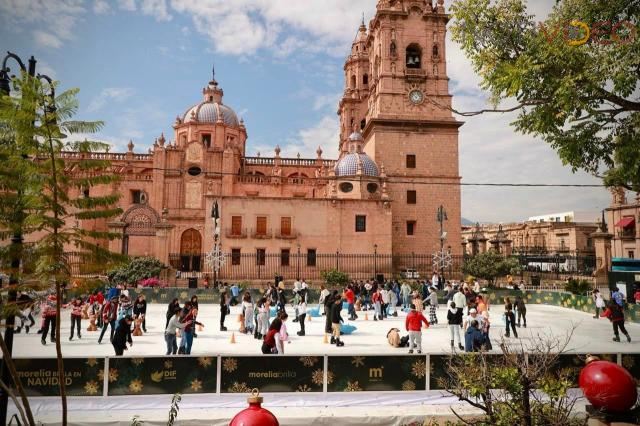 Quedan pocos días para disfrutar de la pista de hielo del Centro de Morelia