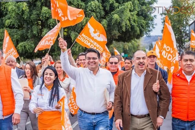 Toño Carreño se registró como precandidato a diputado local