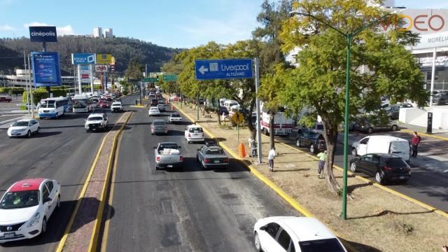 Realiza Gobierno Municipal acciones de mantenimiento y limpieza en Periférico Paseo de la República