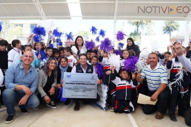 Arranca Alfonso Martínez construcción de techumbres en escuelas de Morelia