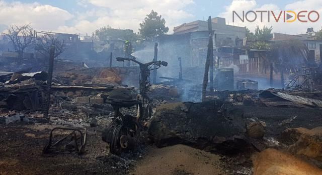 Incendio devasta 10 casas en Ciudad Jardín