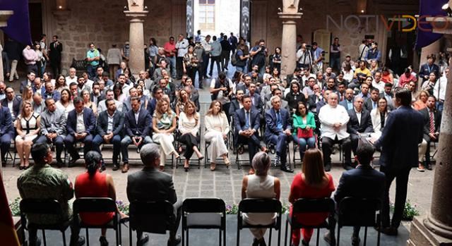 Instala Alfonso Martínez Junta Cívica Conmemorativa del 482 aniversario de la fundación de Morelia