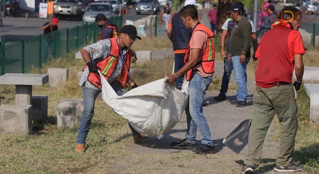 Realizan jornada de limpieza en avenida Anastacio Nájera y colonias aledañas