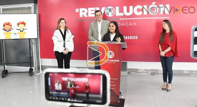 Premian a la presidenta por un día en el PRI