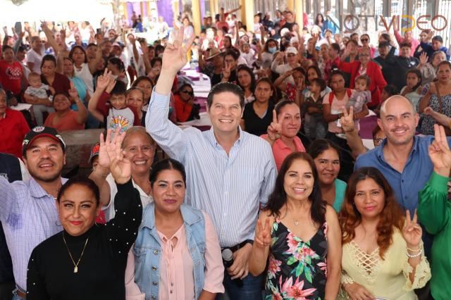 Con festejo para las mamás, inaugura Alfonso Martínez los Cenadores de Santa María