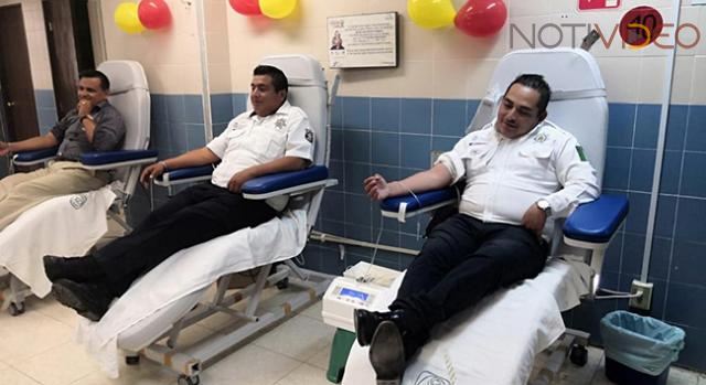 Tránsitos de Coatzacoalcos se unen a campaña de donación de sangre.