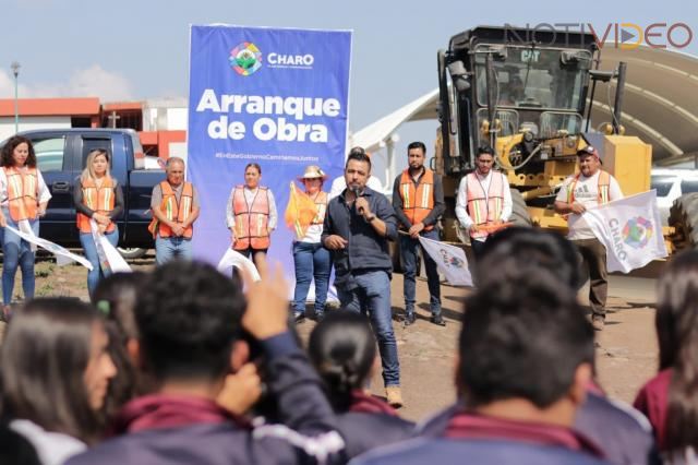 Arranca Chava Cortés el mejoramiento del camino de acceso al CECyTEM Irapeo