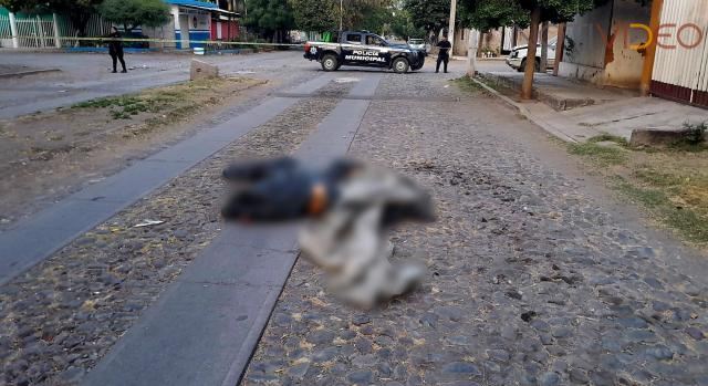 Encuentran 3  personas embolsadas en Apatzingán.