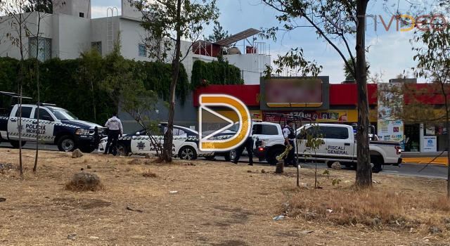 Matan a hombre afuera de un Oxxo en la zona de Altozano 