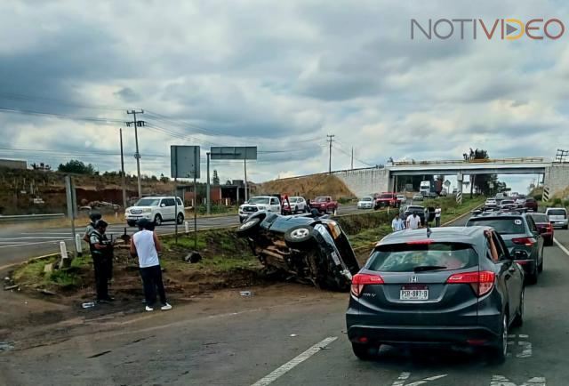 Tres lesionados tras carambola vehícular, en la Morelia - Pátzcuaro 