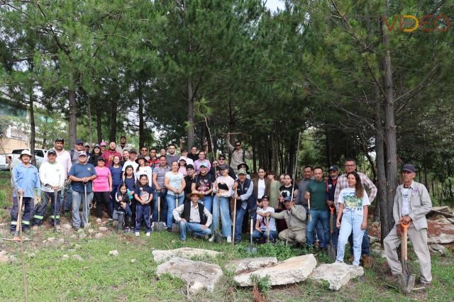 Gobierno Municipal reforesta bosque en la Clínica de Autismo