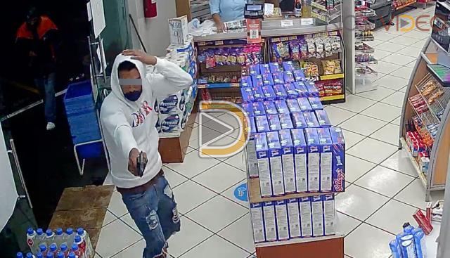 Asaltan a mano armada a cajeras de farmacia una de ellas muere y otra más se encuentra herida 