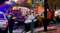 Auto choca contra árbol en la Av. Camelinas de Morelia; hay 2 heridos 