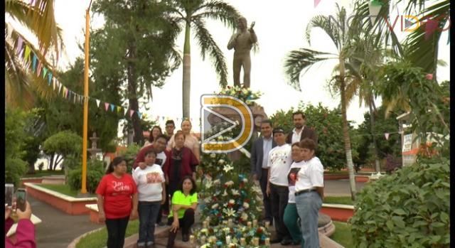 Recuerdan a Juan Gabriel en Parácuaro