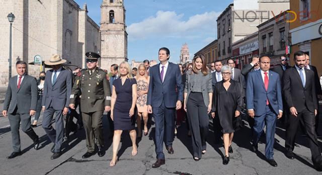 Con recorrido en Bando Solemne, Alfonso Martínez da inicio a los festejos del mes patrio