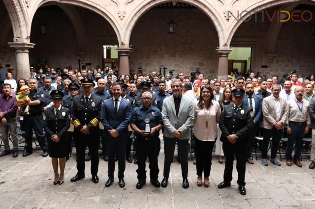 Por su valor, honor y sacrificio, Ayuntamiento de Morelia reconoce a Bomberos