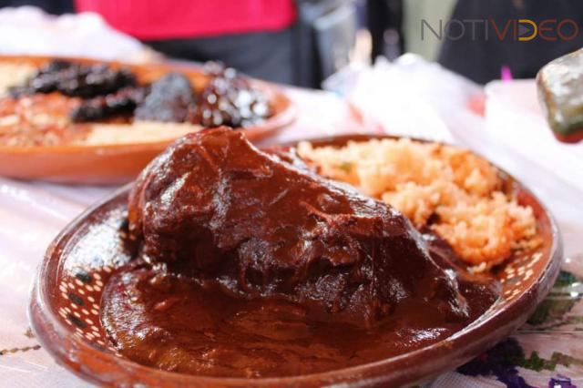 Todo listo para el arranque de la Feria del Mole de Santa María