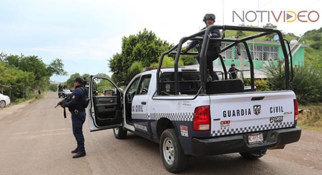 Atacan a policías en pleno centro de Huandacareo, hay dos heridos