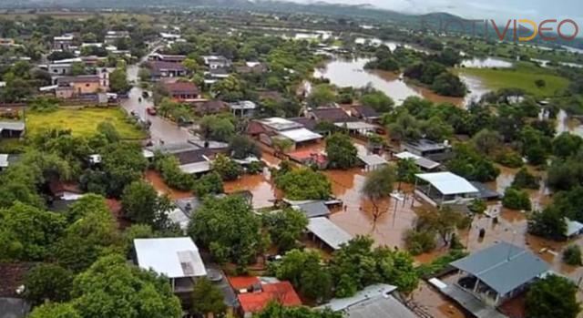 Se desborda Río Balsas en Michoacán.