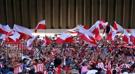 Desde el abismo de la tabla, Chivas saca el empate en el Morelos