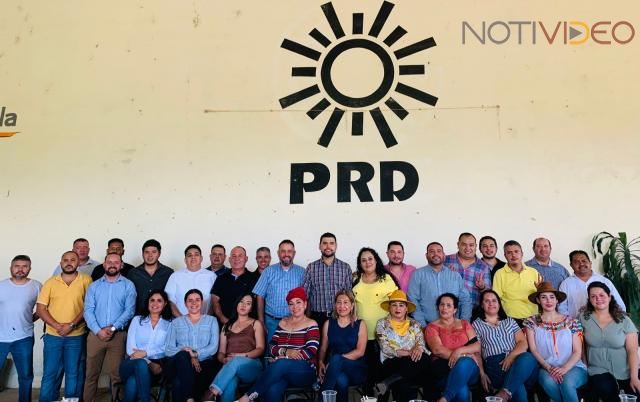 Dirección Estatal del PRD, visita Coalcomán para entregar apoyos a damnificados por sismos 