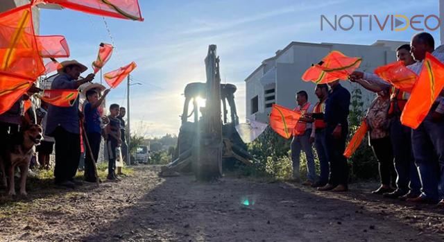 Más obras para Charo; Chava Cortés arranca la construcción de cinco calles