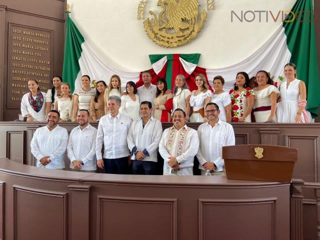 Entrega Congreso del Estado presea “Constitución de 1814” a la UMSNH.