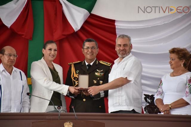 Entrega 75 Legislatura Presea “Constitución de 1814” al Heroico Colegio Militar