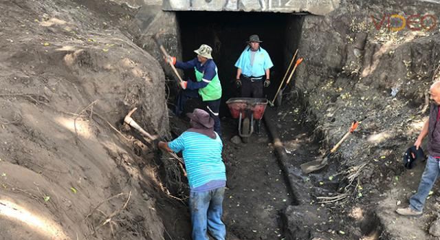 Tras varios años de desatención, SUOP Morelia limpia canal pluvial del Libramiento...