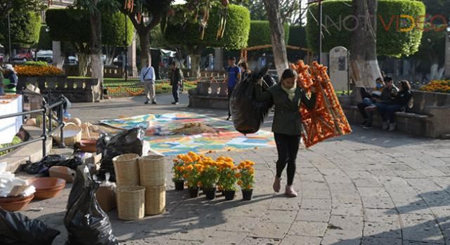 Comienza el retiro de altares y tapetes en el Centro Histórico de Morelia