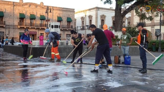 Gobierno Municipal le saca brillo a la plaza Melchor Ocampo