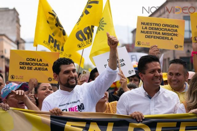 Marcha de golpeadores de la democracia, síntoma de desesperación presidencial