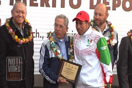 Canoistas michoacanos buscan dejar atrás la pobreza 