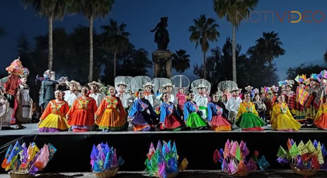 SeCultura activó la Plaza Jardín Morelos con la función “Michoacán cultura y tradición”