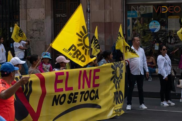 Refrenda PRD defensa de las instituciones, las libertades y la democracia