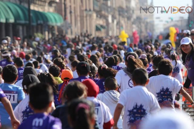 Niñas y niños hacen brillar a Morelia con carrera atlética